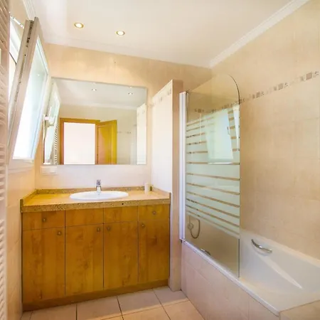 Abahana Villas Ty Croeso Villa